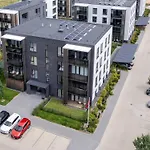 D33 Vilnius - Brand New Luxury Apartment With Terrace, Garden, Ac And Parking
